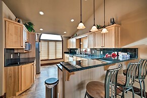 Cozy & Convenient Red Lodge Home < 8 Mi to Slopes!