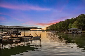 Lake Hartwell Vacation Rental w/ Boat Dock & Slip!