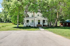 Home Near Downtown & Spearfish Canyon!