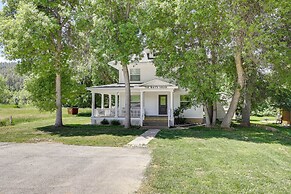 Home Near Downtown & Spearfish Canyon!