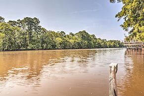 Sues Camp w/ Caddo Lake Access & Dock!