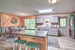 Sues Camp w/ Caddo Lake Access & Dock!