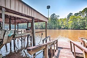 Sues Camp w/ Caddo Lake Access & Dock!