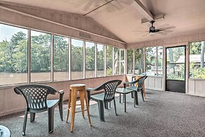 Sues Camp w/ Caddo Lake Access & Dock!