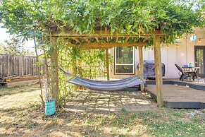 Pet-friendly Home w/ Grill, 2 Mi to Autzen Stadium
