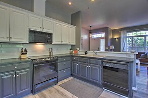 Pet-friendly Home w/ Grill, 2 Mi to Autzen Stadium