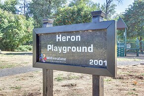 Pet-friendly Home w/ Grill, 2 Mi to Autzen Stadium