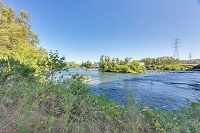 Pet-friendly Home w/ Grill, 2 Mi to Autzen Stadium