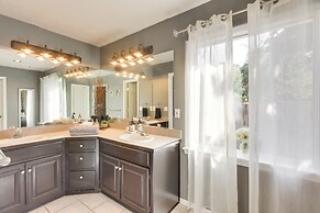 Pet-friendly Home w/ Grill, 2 Mi to Autzen Stadium