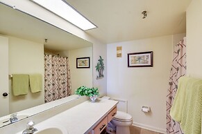 Coastal Condo w/ Balcony: Walk to Madeira Beach!