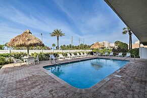 Coastal Condo w/ Balcony: Walk to Madeira Beach!