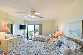 Coastal Condo w/ Balcony: Walk to Madeira Beach!