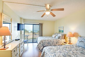 Coastal Condo w/ Balcony: Walk to Madeira Beach!