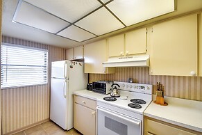 Coastal Condo w/ Balcony: Walk to Madeira Beach!