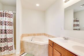 Serene Pocono Escape: 4 Mi to Tobyhanna State Park