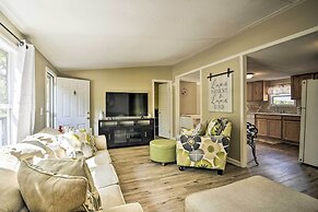 Cozy House w/ Huge Yard ~ 16 Mi to Fort Bragg