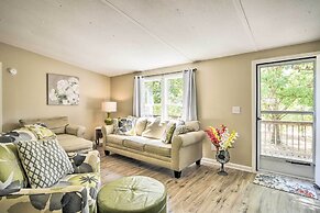 Cozy House w/ Huge Yard ~ 16 Mi to Fort Bragg