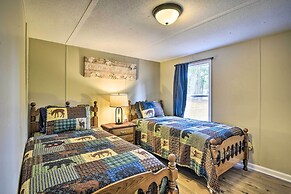 Cozy House w/ Huge Yard ~ 16 Mi to Fort Bragg