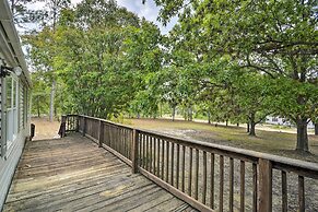 Cozy House w/ Huge Yard ~ 16 Mi to Fort Bragg