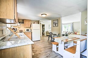 Cozy House w/ Huge Yard ~ 16 Mi to Fort Bragg