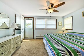 Breezy Ship Bottom House w/ Yard + Beach Access!
