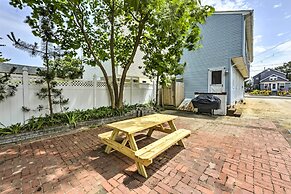 Breezy Ship Bottom House w/ Yard + Beach Access!