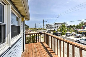 Breezy Ship Bottom House w/ Yard + Beach Access!