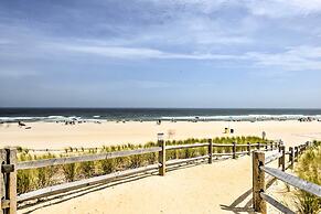 Breezy Ship Bottom House w/ Yard + Beach Access!