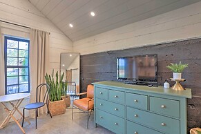 Rustic Rapid City Farmhouse w/ Mountain Views