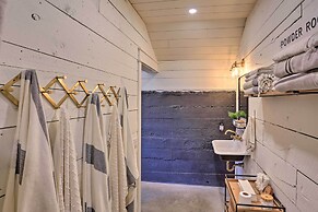 Rustic Rapid City Farmhouse w/ Mountain Views