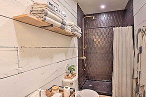 Rustic Rapid City Farmhouse w/ Mountain Views