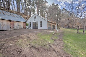 Rustic Rapid City Farmhouse w/ Mountain Views