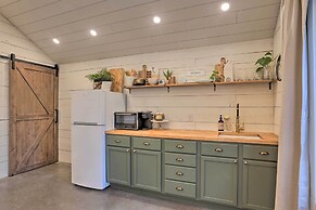 Rustic Rapid City Farmhouse w/ Mountain Views