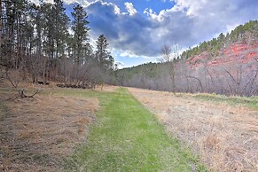 Rustic Rapid City Farmhouse w/ Mountain Views