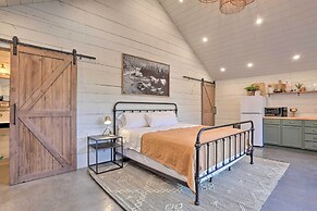 Rustic Rapid City Farmhouse w/ Mountain Views