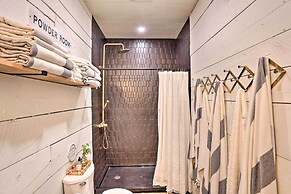 Rustic Rapid City Farmhouse w/ Mountain Views