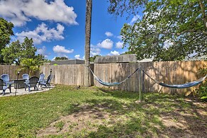 Breezy Largo Getaway - 5 Minutes to Beach!