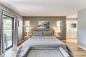 Sarasota Villa w/ Pool Access ~ 4 Mi to Beach!