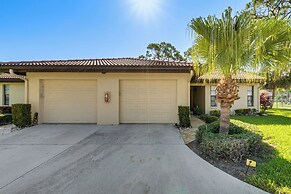 Sarasota Villa w/ Pool Access ~ 4 Mi to Beach!