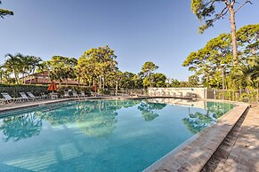 Sarasota Villa w/ Pool Access ~ 4 Mi to Beach!