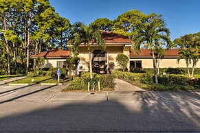 Sarasota Villa w/ Pool Access ~ 4 Mi to Beach!