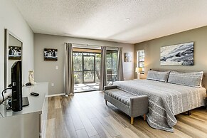 Sarasota Villa w/ Pool Access ~ 4 Mi to Beach!