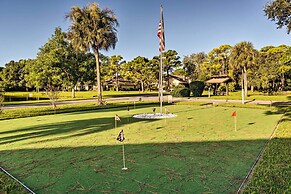 Sarasota Villa w/ Pool Access ~ 4 Mi to Beach!