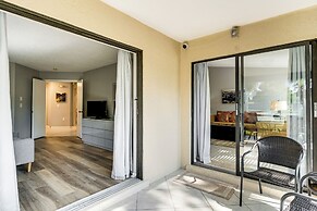 Sarasota Villa w/ Pool Access ~ 4 Mi to Beach!