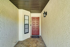 Sarasota Villa w/ Pool Access ~ 4 Mi to Beach!