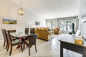 Sarasota Villa w/ Pool Access ~ 4 Mi to Beach!