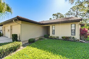 Sarasota Villa w/ Pool Access ~ 4 Mi to Beach!