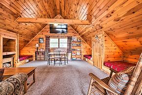 Homey Sevierville Cabin w/ Deck Near Pigeon Forge!