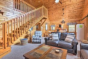 Homey Sevierville Cabin w/ Deck Near Pigeon Forge!