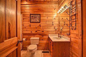 Homey Sevierville Cabin w/ Deck Near Pigeon Forge!